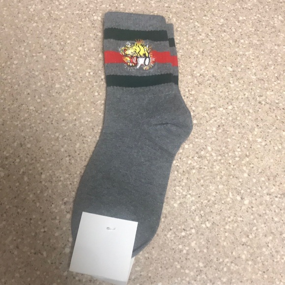 gucci socks with tiger